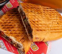 Донер в багете с мясом говядины