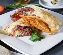 Ролл с говядиной