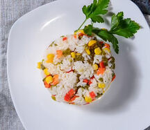 Жареный рис с овощами