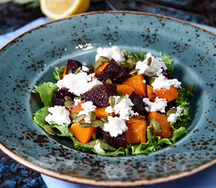 Салат со свеклой и запечённой тыквой