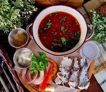 Борщ на говядине с салом