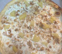 Пицца ананас с курицей