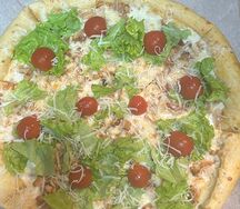 Пицца ЦЕЗАРЬ с курицей