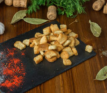 Сухари чесночные белые