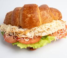 Круассан с курицей