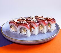 Обожженный тунец с гребешком