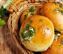 Пампушка с чесноком