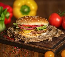 Мясной бургер Чеддер 