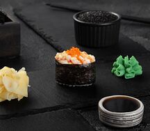 Гункан креветка спайси