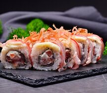 Запеченный ролл с беконом