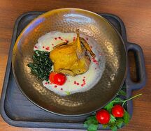 Румяная перепелка, фаршированная ризотто