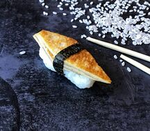 Суши с японским омлетом