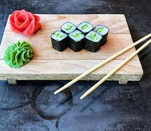 Ролл с огурцом