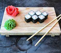 Ролл с креветкой