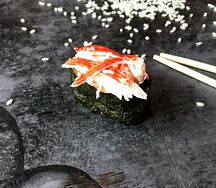 Гункан с крабом