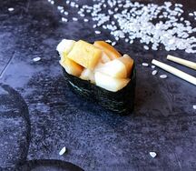 Гункан с эсколар