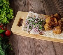 Картофель молодой с салом