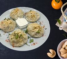 Манты со сметаной