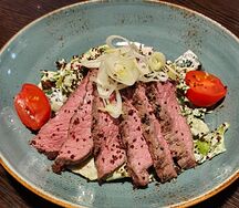 Салат с телятиной