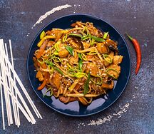 Вок с курицей