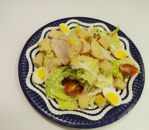 Салат Цезарь с курицей