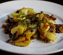 Картофель, жаренный с грибами