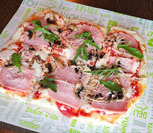 С ветчиной и грибами