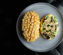 Большая котлета Пожарского с начинкой из ветчины и сыра