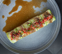 Салат с креветками и кальмарами