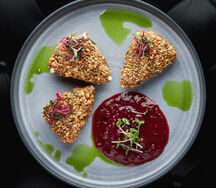 Жаренный в орехах сулугуни