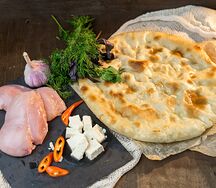 Пирог с курицей и сыром