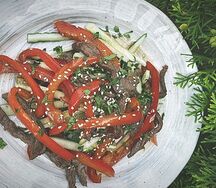 Салат с говядиной  