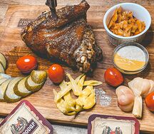 Печено вепрево колено