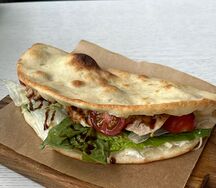 Пицца-сэндвич Цезарь