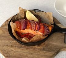 Форель, запечённая с овощами