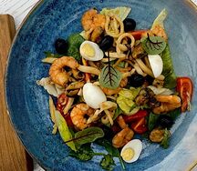 Салат с морепродуктами