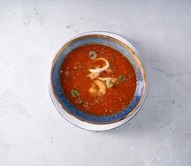 Томатный суп с морепродуктами