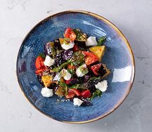 Салат с хрустящими баклажанами