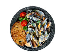 Мидии Том ям