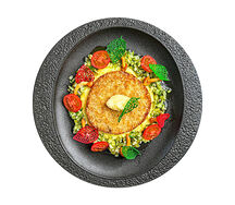 Котлета щучья с тартаром из огурцов