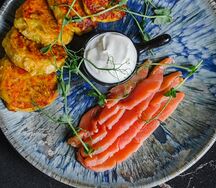 Оладьи из цукини с семгой