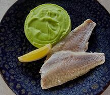 Сибас на пару с пюре из брокколи