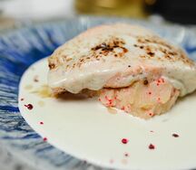 Лосось со сливочным сыром и картофельным муссом
