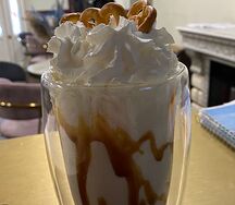 Карамельный молочный коктейль