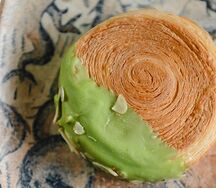 Крунат фисташковый 