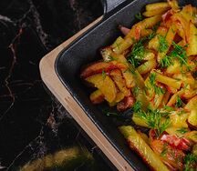 Сковорода картофеля с беконом