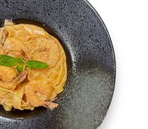 Паста с тигровыми креветками 