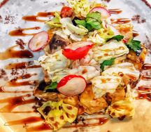 Салат теплый из телятины с печеными овощами