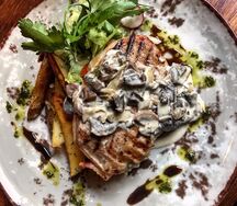 Стейк из cвинoй корейки