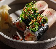 Хэнд-ролл Лосось кимчи